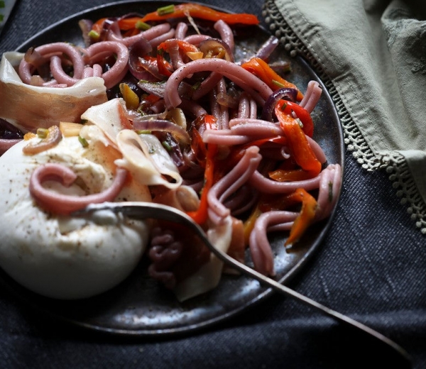 Zdravi recepti Casarecce s paprikom, pršutom i burratom