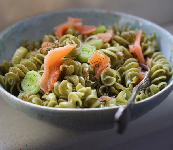 Zdravi recepti Fusilli od špinata s porilukom i dimljenim lososom